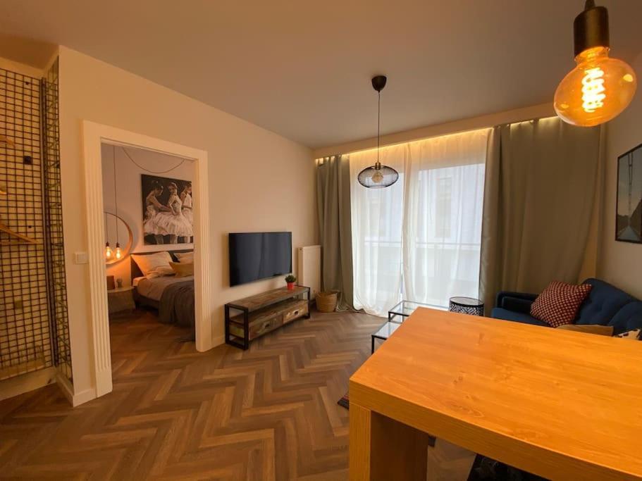 Art Marina Nad Rzeka Z Bezplatnym Parkingiem Apartment Wroclaw Exterior photo