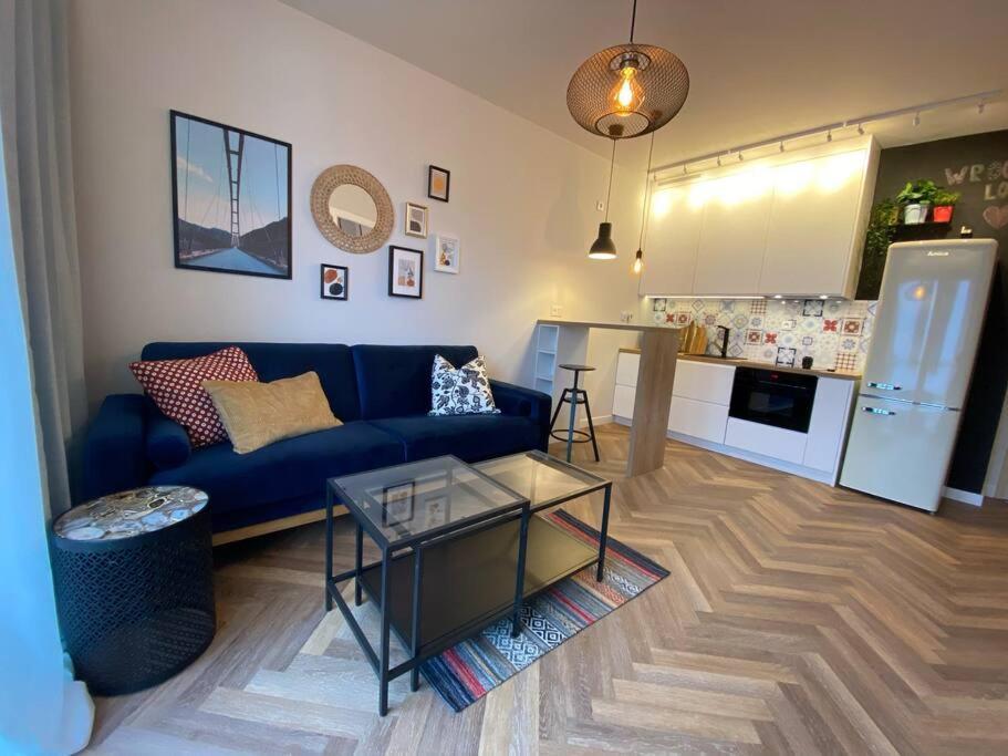 Art Marina Nad Rzeka Z Bezplatnym Parkingiem Apartment Wroclaw Exterior photo